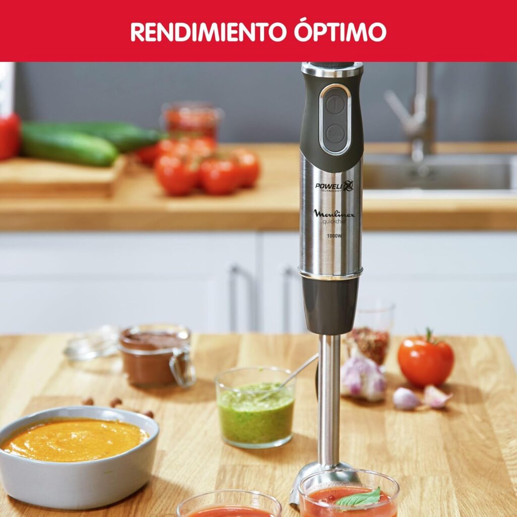 Batidora Moulinex Quickchef en uso dentro de una cocina doméstica

